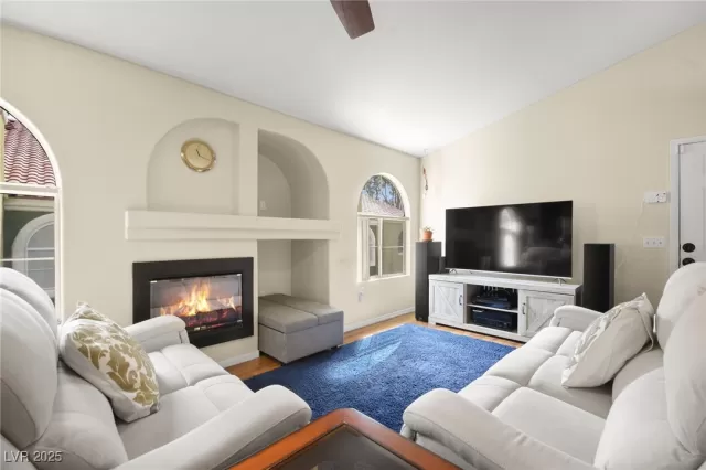 MLS: 2666883 Condo For Sale