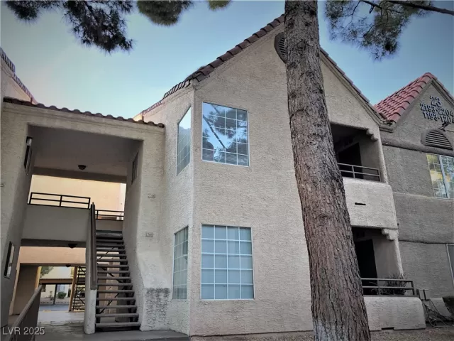 MLS: 2666885 Condo For Sale