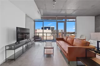 Photo #1: 2666903 Listing 