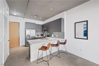 Photo #4: 2666903 Listing 