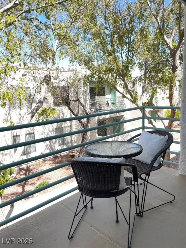 MLS: 2666914 Condo For Sale