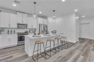 Photo #2: 2666931 Listing