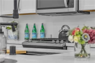 Photo #4: 2666931 Listing