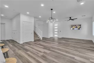 Photo #5: 2666931 Listing