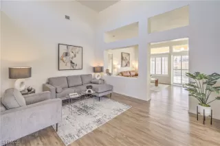 Photo #3: 2666934 Listing 