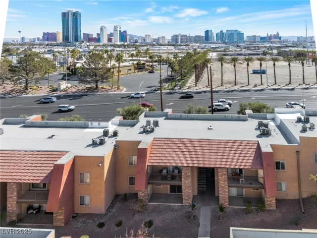 MLS: 2666944 Condo For Sale