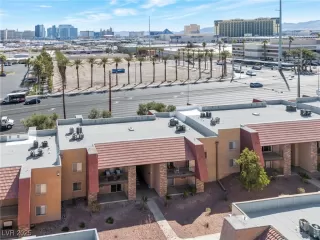 Photo #2: 2666944 Listing