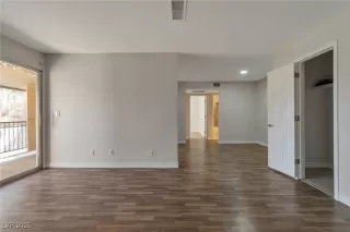 Photo #5: 2666944 Listing