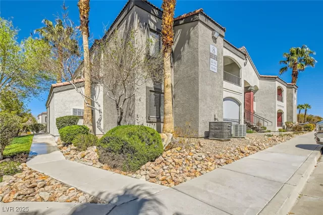 MLS: 2666969 Condo For Sale