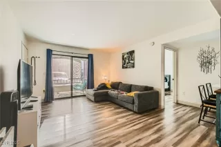 Photo #6: 2666969 Listing