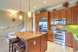 Photo #4: 2666977 Listing 