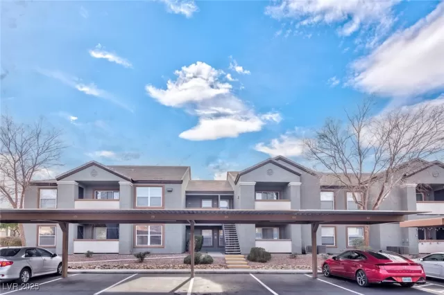 MLS: 2666983 Condo For Sale