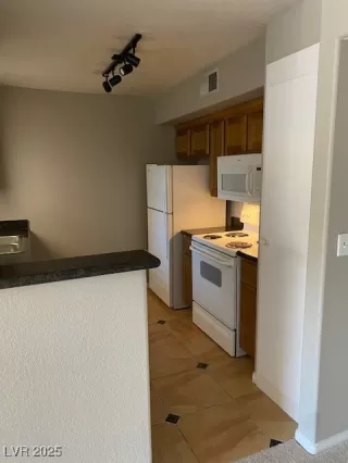 Photo #1: 2666986 Listing 