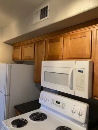 Photo #4: 2666986 Listing 