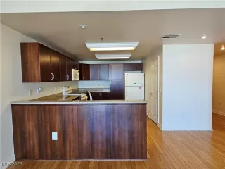 Photo #3: 2667038 Listing 