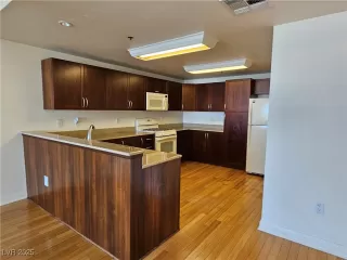 Photo #4: 2667038 Listing 
