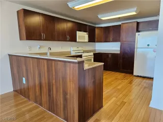Photo #6: 2667038 Listing 