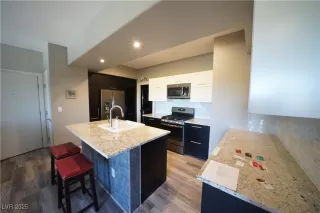 Photo #5: 2667055 Listing 