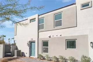 Photo #2: 2667093 Listing