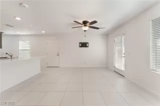 Photo #5: 2667093 Listing