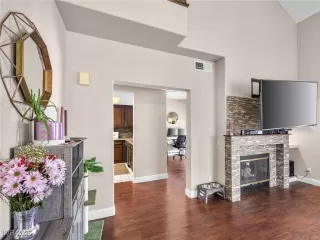 Photo #5: 2667096 Listing