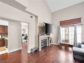 Photo #6: 2667096 Listing