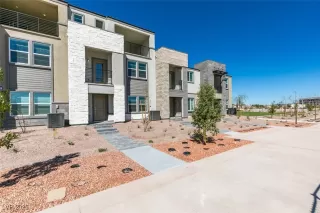 Photo #1: 2667100 Listing 