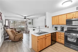 Photo #6: 2667104 Listing