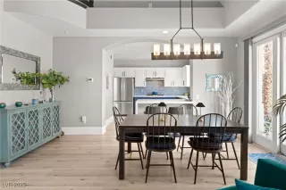 Photo #6: 2667149 Listing