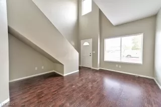 Photo #4: 2667207 Listing