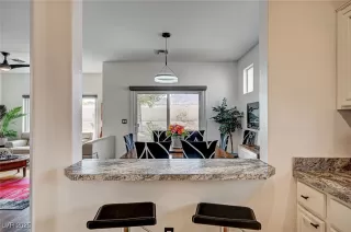 Photo #5: 2667255 Listing