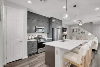 Photo #1: 2667303 Listing