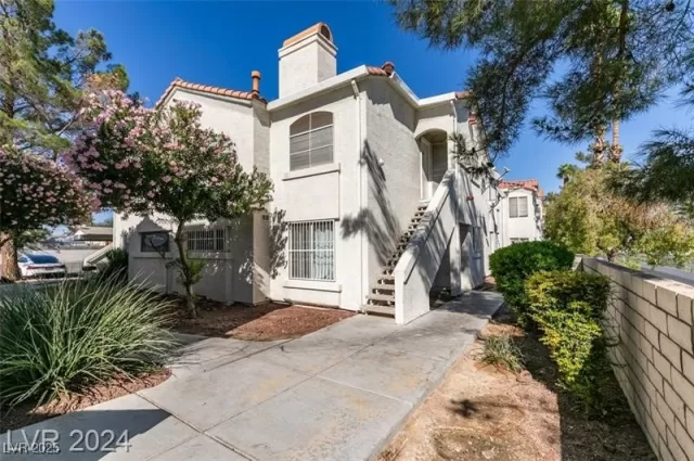 MLS: 2667347 Condo For Sale