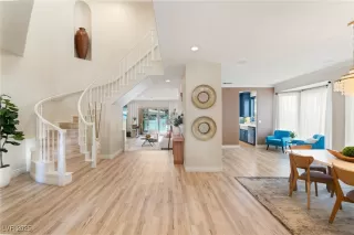 Photo #1: 2667418 Listing