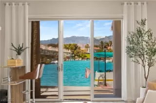 Photo #2: 2667418 Listing