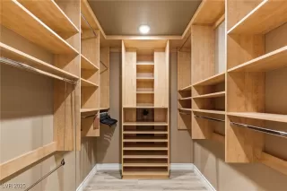 Photo #5: 2667418 Listing