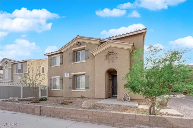 MLS: 2667454 Condo For Sale