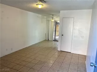 Photo #2: 2667469 Listing