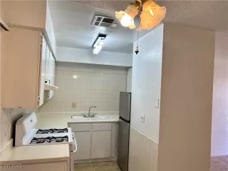 Photo #3: 2667469 Listing