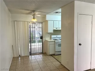 Photo #4: 2667469 Listing