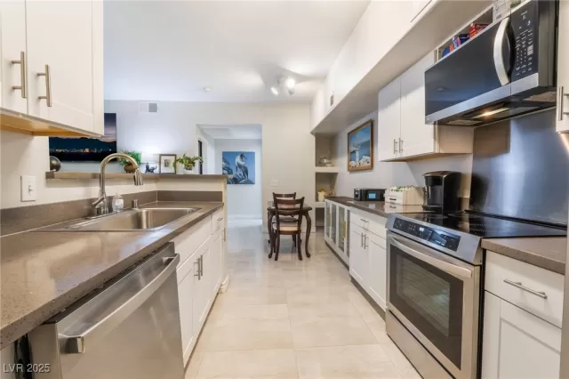 MLS: 2667481 Condo For Sale