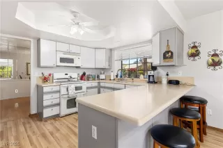 Photo #5: 2667510 Listing 