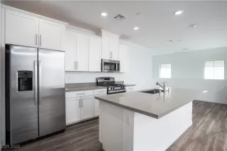 Photo #5: 2667535 Listing 