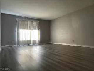 Photo #1: 2667548 Listing 