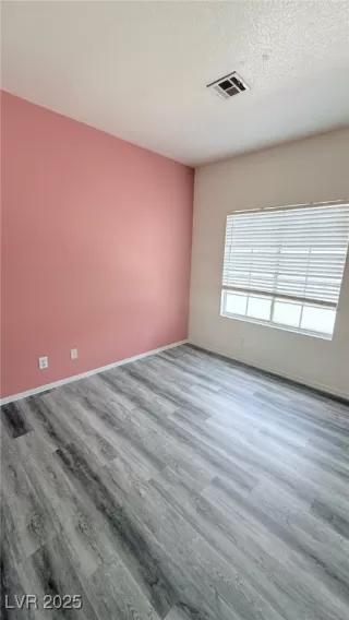 Photo #5: 2667553 Listing