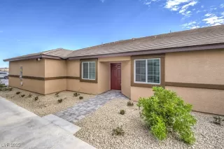 Photo #2: 2667554 Listing