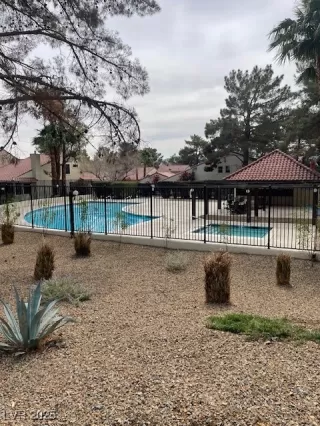 Photo #1: 2667559 Listing 