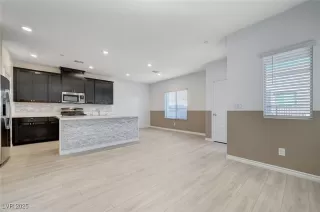 Photo #6: 2667564 Listing