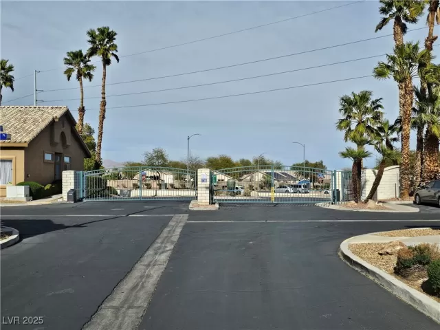 MLS: 2667572 Condo For Sale