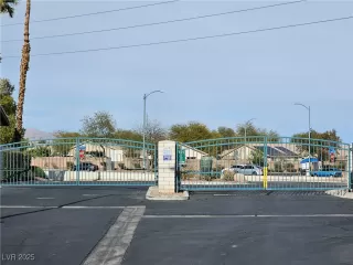 Photo #1: 2667572 Listing 